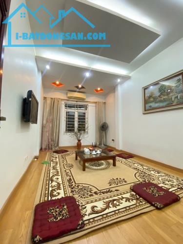 SIÊU PHẨM QUẬN CẦU GIẤY - NGÕ Ô TÔ, 20M RA OTO - NHÀ ĐẸP, Ở NGAY- 7.75 tỷ Quan Hoa 35m, 5 - 3