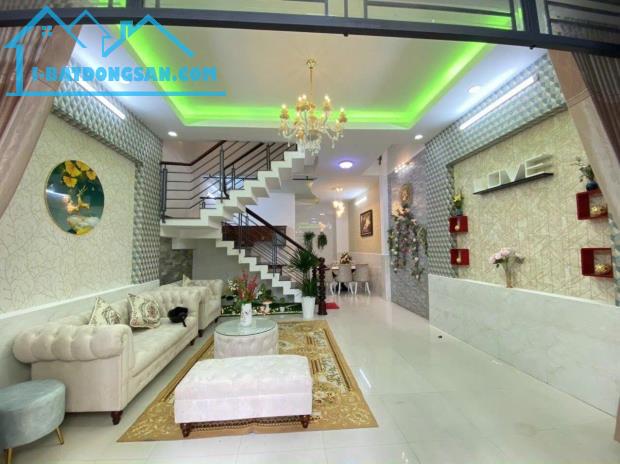 60M2 - NGANG 5 HIẾM- 3 TẦNG - ĐẸP Ở NGAY- PHƯỜNG 16 GÒ VẤP - CHỈ NHỈN 5Đ