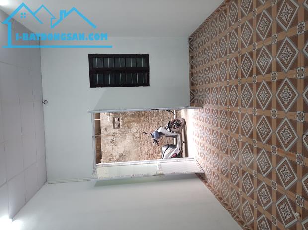 Chính chủ cho hộ gia đình thuê căn nhà riêng có gác xép, nhà mới làm giá chỉ 5 triệu - 1