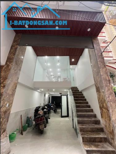 Cho thuê nhà 55m², Ngõ Nguyễn Chí Thanh, Ba Đình, 12 triệu/tháng