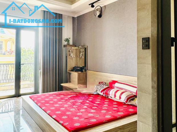 2 triệu 5 Phòng 26m2 ngay CNC, ĐH FPT, ĐH Tài Chính