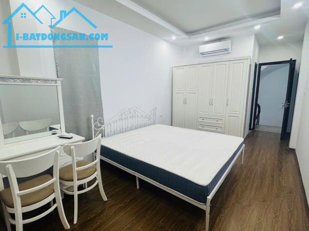 Nhà Quận Tây Hồ, diện tích 32m2, xây 5 tầng, trước nhà rộng hơn 3m, sổ đỏ pháp lý đầy đủ. - 2