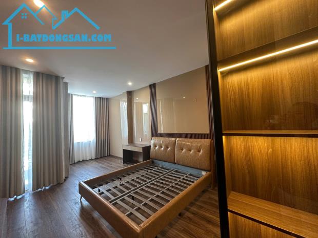 Bán nhà 4 tầng MT đường Lê Lợi , ngay Trung tâm Hành Chính Đn, DT 119m2 giá 18ty5