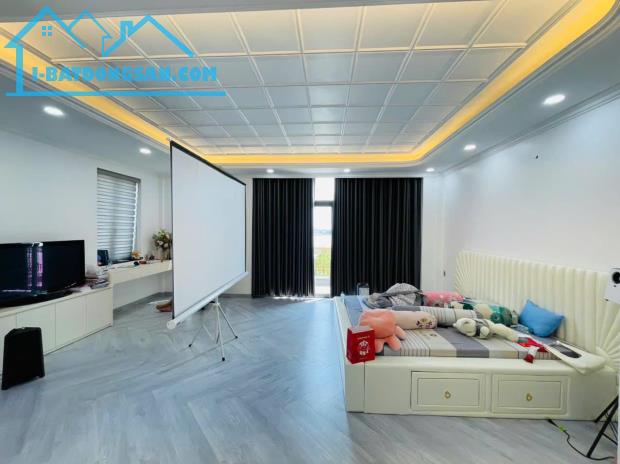 Nhà 4 tầng mặt tiền bờ kè Hoàng Sa, Mỹ Tho Tiền Giang - 3