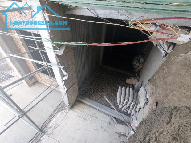 Bán Nhà: Tựu Liệt, cách bx Nước Ngầm 1km , 55m2, Thang Máy, 6 Tầng, vài bước ra phố,: Hơn