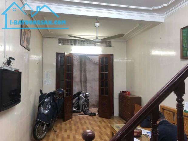 Nhà đẹp Nguyễn Lương Bằng 42m2 x 3 tầng, mt 4m2, 2 ngủ, nhà xây kiến cố, 100m mặt phố.