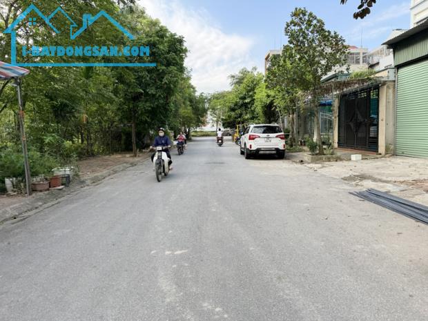 Cần bán 100m2 nhà thô 4,5 tầng tại KĐT 31ha Trâu Quỳ, Gia Lâm. Thiết kế đầy đủ công năng,