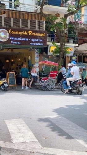 Hiếm 21.5 Tỷ Nhà mặt phố Bát Đàn_ SĐCC_ KInh Doanh Sầm Uất Ngày Đêm. - 2
