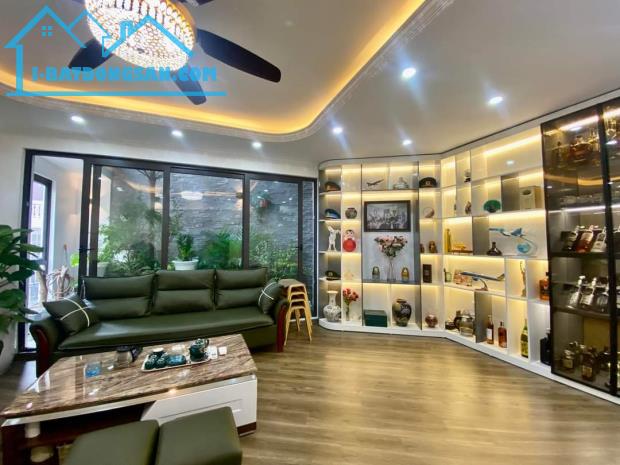 VIP! Mặt Phố Nguyễn Văn Cừ,Vị Trí Đẹp Cho Thuê 500 Triệu/năm, 115M2, 5 Tâng, Gía 30  tỷ. - 2