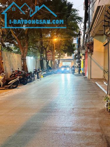 bán nhà ngõ phố đặng tiến đông cách 1 nhà ra phố mặt hồ