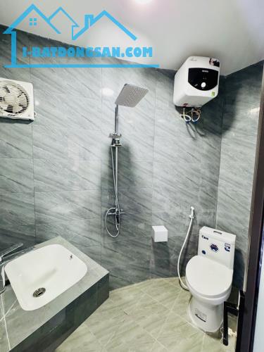 Nhà riêng mặt ngách Đông Thiên - Vĩnh Hưng, dân tự xây chắc chắn, đã được gia chủ Spa, lắp - 3