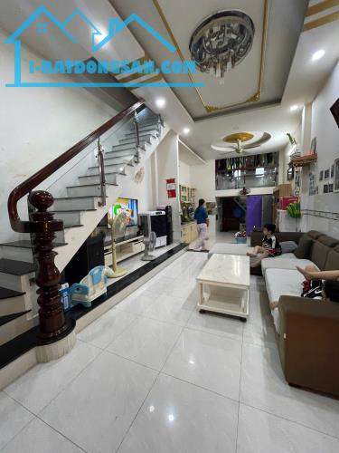 Bán nhà 1T1L cực đẹp, HXH Đình Phong Phú, 70m2, giảm 100tr, chỉ 4,7 tỷ TL