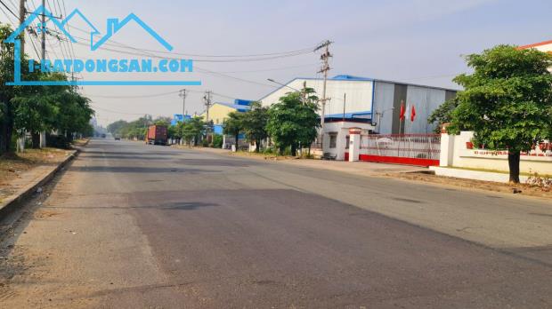 Cho thuê kho xưởng 16.400m² ở Đức Hòa , Long An giá 3.8USD/m²/tháng Lh: 0949 861 287 - 2