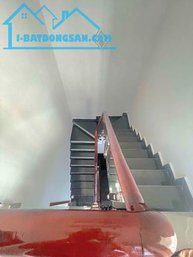 Nhà 3 tầng Lê Văn Việt, TNPB, ngay Vincom Plaza, 60m2, ngang 5m, ở ngay, 5.15 tỷ - 4