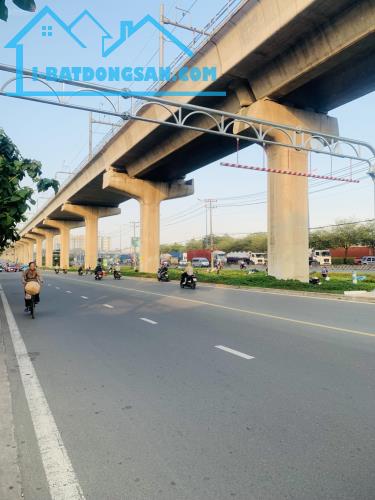 Bán nhà góc 2 mặt tiền Bác Ái, Lương Khải Siêu ngang 17m cực hiếm giá trung tâm TP.Thủ Đức