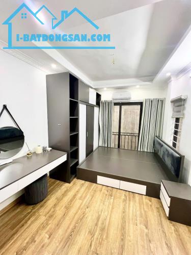 Hoàng Hoa Thám 31M - 5 Tầng giá chào bán  5.75 tỷ có thương lượng  + Trung tâmBa Đình - 3