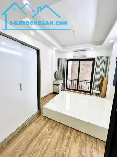 Hoàng Hoa Thám 31M - 5 Tầng giá chào bán  5.75 tỷ có thương lượng  + Trung tâmBa Đình - 4
