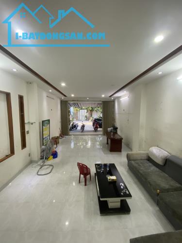 Bán nhà mặt tiền Dương Đình Nghệ, DT 99,5m2 3 tầng giá chỉ 11,5 tỷ