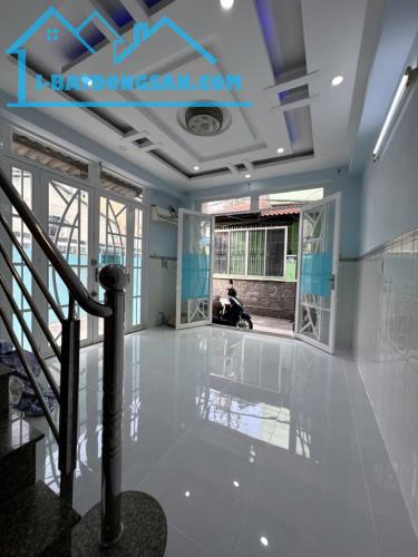 HXH Trịnh Đình Trọng, Tân Phú, 44m2, 4.9 tỷ tl, kinh doanh