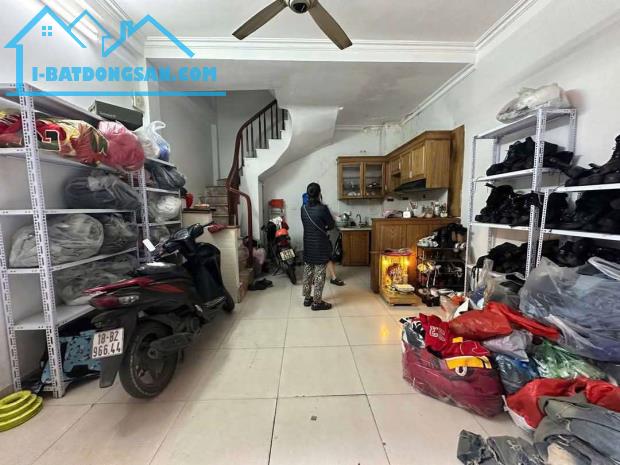 Không mua hơi phí nhà phố Cầu Giấy nhà đẹp, cách mặt phố Cầu Giấy 100m, DT 27m, 4T, 7,7 tỷ - 3