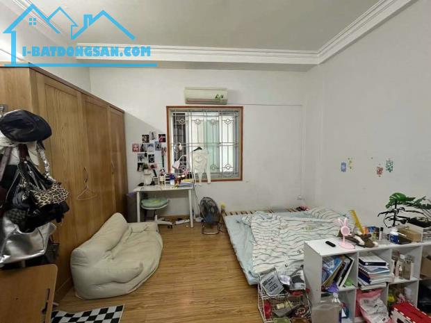 Không mua hơi phí nhà phố Cầu Giấy nhà đẹp, cách mặt phố Cầu Giấy 100m, DT 27m, 4T, 7,7 tỷ - 1