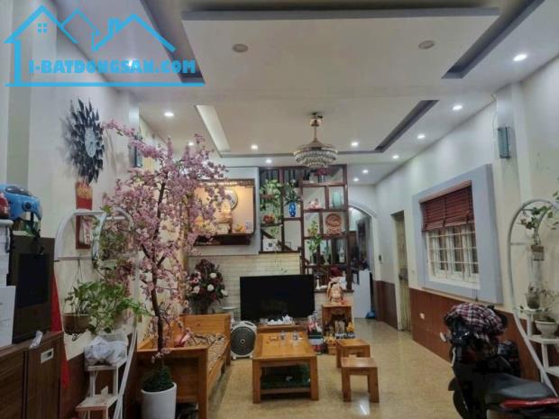 Bán nhà Ngọc Thuỵ,Long Biên 4 tầng,50m,mt4m oto đỗ cửa nhỉnh 7 tỷ - 4
