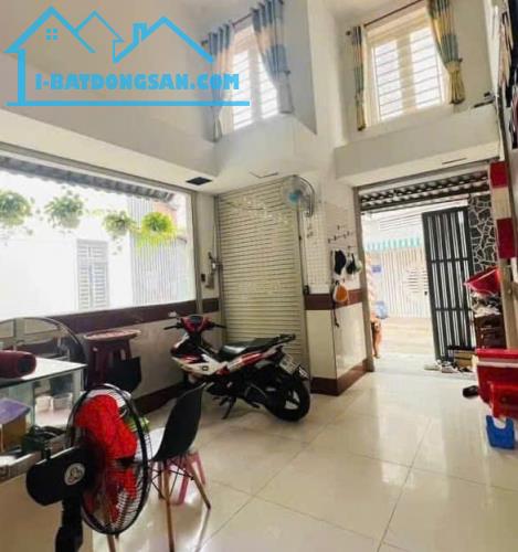 + Nhà phố Góc 2 mặt tiền ,  vị trí Vip siêu phẩm đẹp ,hẻm nhựa 7m thông 1/ ht13 Phường - 4