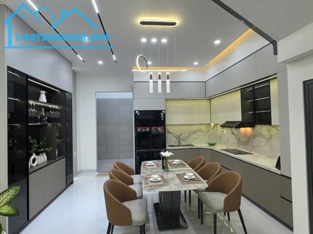 Bán nhà full nội thất hiện đại kdc hồng loan gần bến xe mới cần thơ 5,9 tỷ - 2
