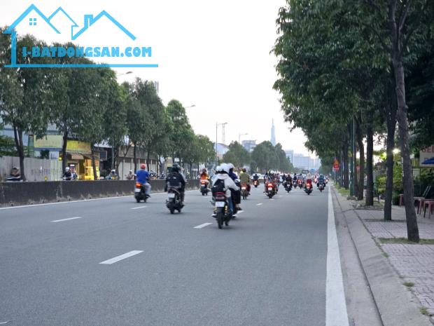 Cần bán gấp nhà Mặt tiền Phạm Văn Đồng Linh Tây, Thủ Đức, 90m2, ngang 5.8m, 8 tỷ xxx