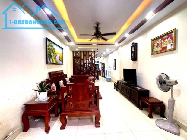 NHÀ ĐẸP Phố Hoàng Văn Thái, Thanh Xuân. DT: 83m, 5 tầng. Giá: 17 tỷ 7 có thương lượng