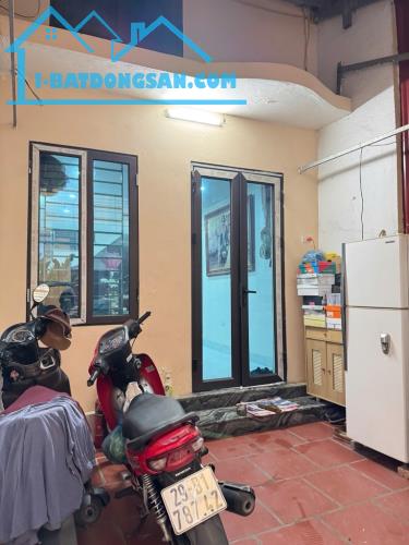 Bán nhà Ngô Gia Tự, Long Biên, ngõ nông thông thoáng, 40m2 giá 6 tỷ hơn