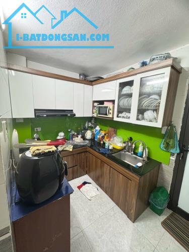 Bán nhà Ngô Gia Tự, Long Biên, ngõ nông thông thoáng, 40m2 giá 6 tỷ hơn - 2