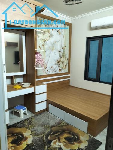 Bán nhà phố Bùi Xương Trạch, Thanh Xuân. 40m2 x 4T. NHÀ ĐẸP. Ô TÔ đỗ cổng. Hơn 7 Tỷ. - 1