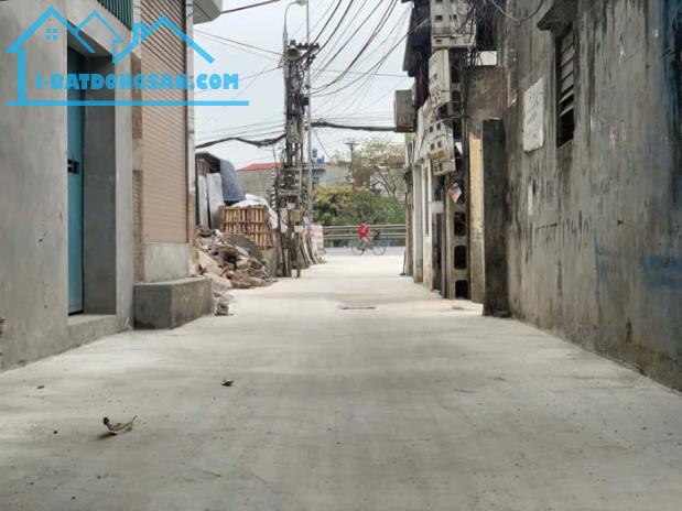 BÁN 42m NHÀ CẤP 4 NGŨ HIỆP-THANH TRÌ GIÁ 5 TỶ Ô TÔ ĐỖ CỬA