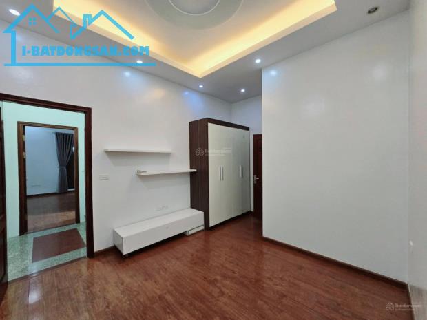 Bán gấp. 50m2 ,4 tầng - Trần Cung. đầy đủ nội thất sang trọng , trước nhà ngõ rộng. nhỉnh