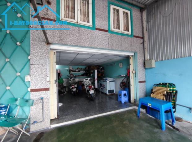 Nhà lô góc mặt tiền TânHiệp 14 ,HM , 4Tx 135 m2 . Giá chỉ  6.2 tỷ (TL). - 1