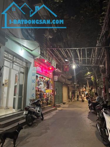 Nhà đẹp Nguyễn Văn Cừ, 3 phòng ngủ, đủ công năng, giá chỉ 3.9 tỷ,