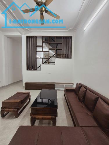 Bán nhà Đặng Tiến Đông dân xây nhà đẹp mặt tiền to diện tích rộng 60m 2 thoáng giá 9.95 tỷ