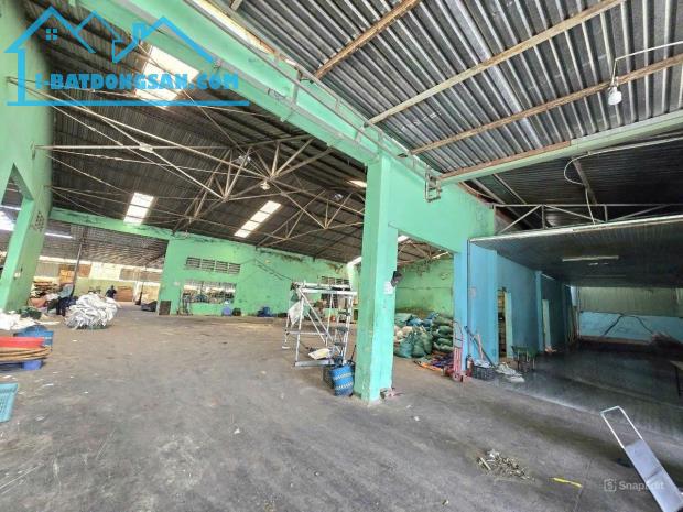 Bán nhà xưởng hơn 2000m2 full SKC Thạnh Phú, Vĩnh Cửu, Đồng Nai, giá 15 tỷ