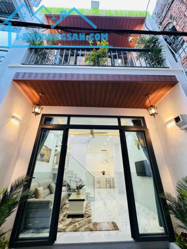 Bán nhà Quận 3 CMT8, P10, Quận 3 44m2 chỉ 4.4 tỷ.  Chỉ 100tr/ M2 , khu TT Sài Gòn siêu rẻ - 1