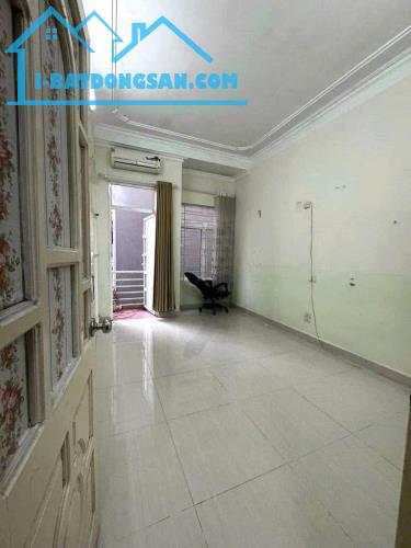 Trung tâm Ba Đình 35m2 x 5 tầng - Gần phố - Ngõ thông thoáng. - 2