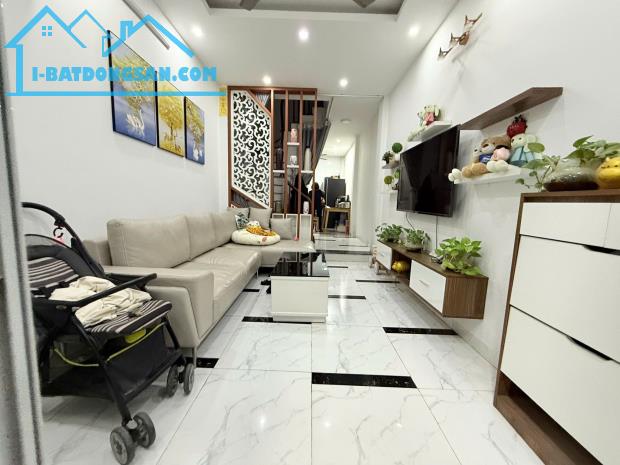 Gấp, thật 100%, nhà Hồ Tùng Mậu 34m2, 4 tầng, ngõ nông thoáng, 6.25 tỷ