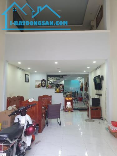 Bán nhà 83m2, 4PN, 2WC, 4.4 tỷ, Bình Trị Đông B, Bình Tân