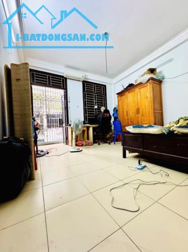 Bán nhà Xã Đàn, quận Đống Đa, 36m2, ngang 4m, ô tô, vỉa hè, kd, hơn 8 tỷ CTL