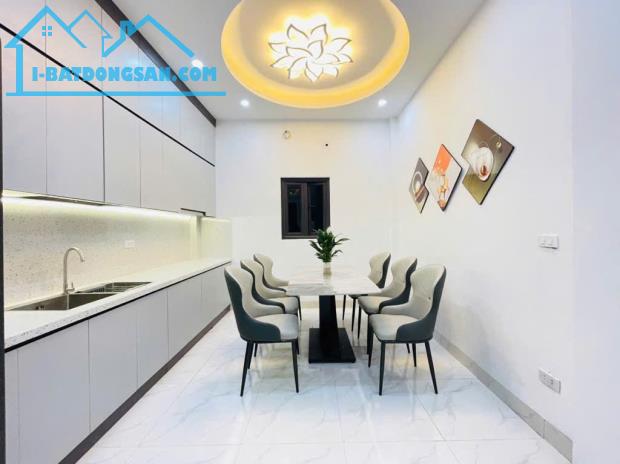 Bán nhanh nhà siêu đẹp - hai thoáng - phố Định Công Hạ - Hoàng Mai diện tích 42m2 x 4