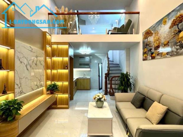 NHÀ ĐẸP GẦN MẶT PHỐ TÔN ĐỨCTHẮNG - ĐỐNG ĐA - 30M2 X 5 TẦNG GIÁ 7.9 TỶ