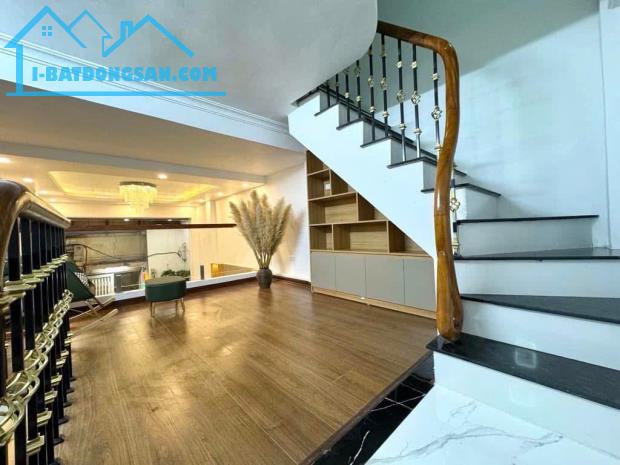 NHÀ ĐẸP GẦN MẶT PHỐ TÔN ĐỨCTHẮNG - ĐỐNG ĐA - 30M2 X 5 TẦNG GIÁ 7.9 TỶ - 1