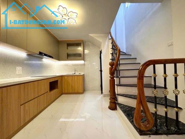 NHÀ ĐẸP GẦN MẶT PHỐ TÔN ĐỨCTHẮNG - ĐỐNG ĐA - 30M2 X 5 TẦNG GIÁ 7.9 TỶ - 2