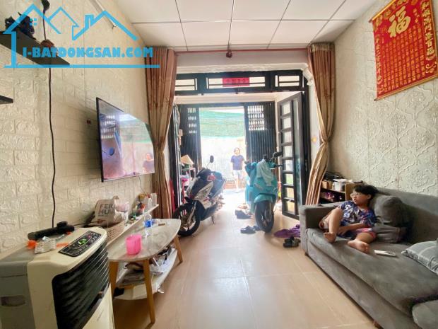 Bán nhà Quận 8 Âu Dương Lân - hẻm an ninh gần mặt tiền, DT gần 30m2 - 2 tầng - 3