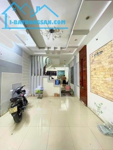Bán nhà CMT8 P4 Tân Bình 46m2, HXH, 3 tầng, giá chỉ 5,4 tỷ TL